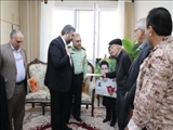 تقدیر فرماندار و فرمانده نیروی انتظامی قدس از خانواده‌های شهدا و جانبازان فراجا