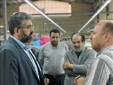 بازدید فرماندار قدس از واحد تولیدی پوشاک بچگانه / حمایت از تولید داخل در شرایط سخت اقتصادی