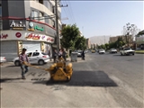 تداوم مرمت و بهسازی معابر سطح شهر با اجرای عملیات لكه‌گیری و روكش آسفالت 12 معبر دیگر