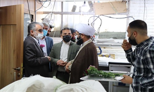 تجلیل فرماندار شهرستان قدس از کارگران