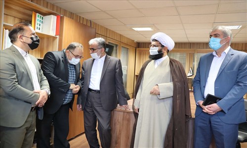 تجلیل فرماندار شهرستان قدس از کارگران