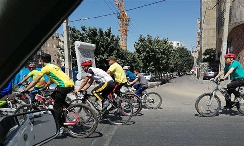 همایش دوچرخه سواری به مناسبت هفته