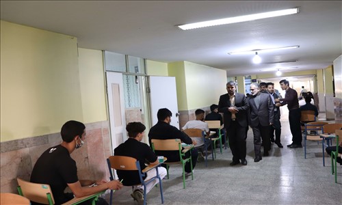 بازدید فرماندار قدس به همراه مدیر
