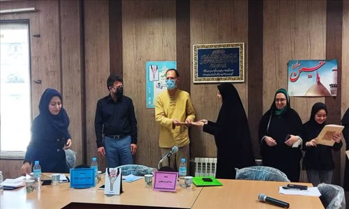 نشست نقد وبررسی کتاب «کارخانه‌ی
