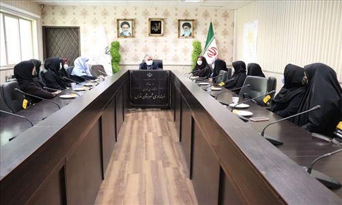 تجلیل فرماندار شهرستان قدس از بانوان