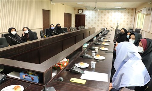 تجلیل فرماندار شهرستان قدس از بانوان