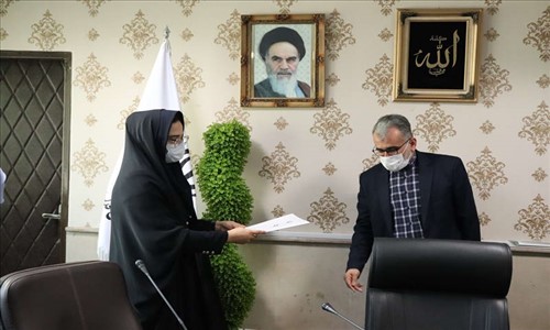 تجلیل فرماندار شهرستان قدس از بانوان