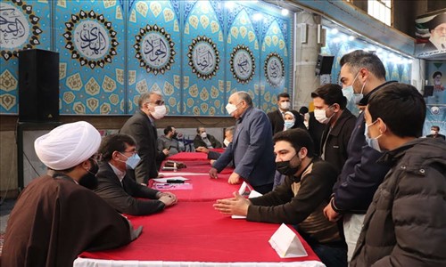 میزخدمت مسئولین به منظور بررسی
