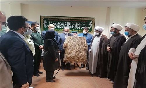 رونمایی از 14 عنوان کتاب بانوی