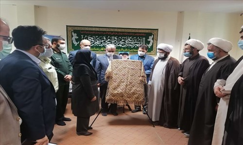 رونمایی از 14 عنوان کتاب بانوی