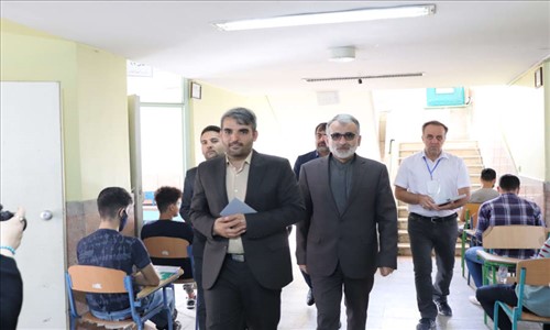 بازدید فرماندار قدس به همراه مدیر
