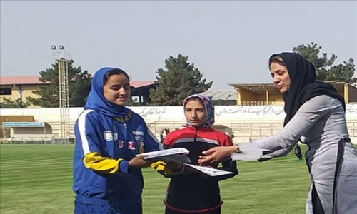  برگزاری مسابقه دو و میدانی دختران