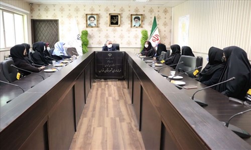 تجلیل فرماندار شهرستان قدس از بانوان
