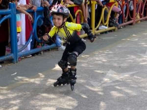 برگزاری مسابقات اسکیت خردسالان