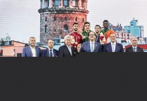 مدال خوشرنگ طلا برگردن تکواندو